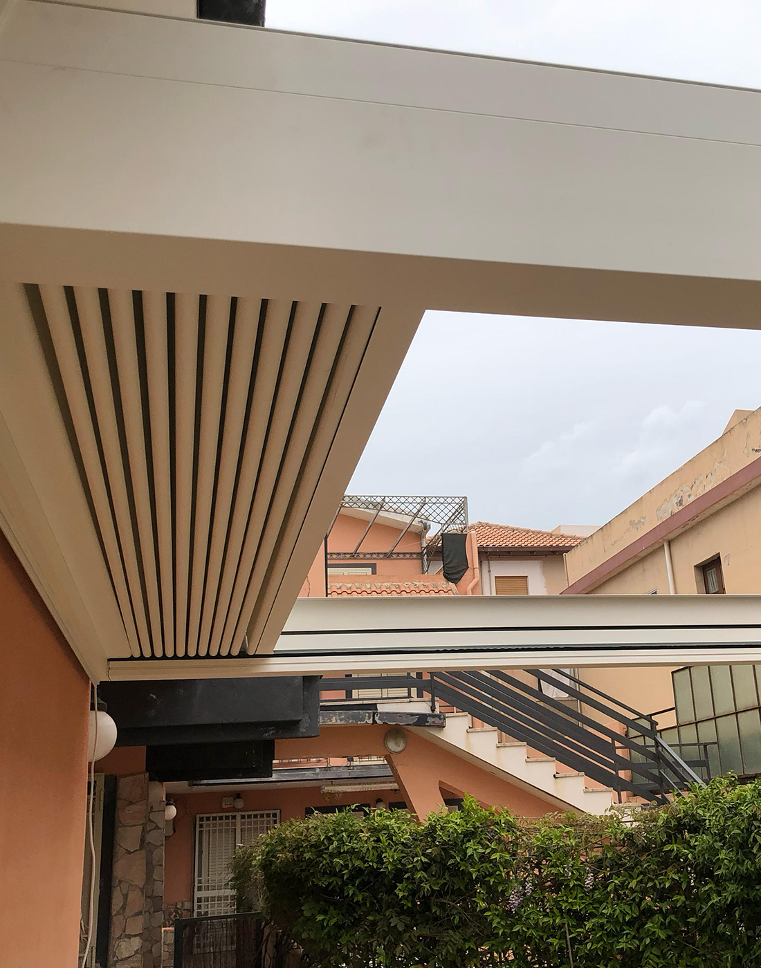 pergola-bioclimatica-tendaggi-pitale-(6)